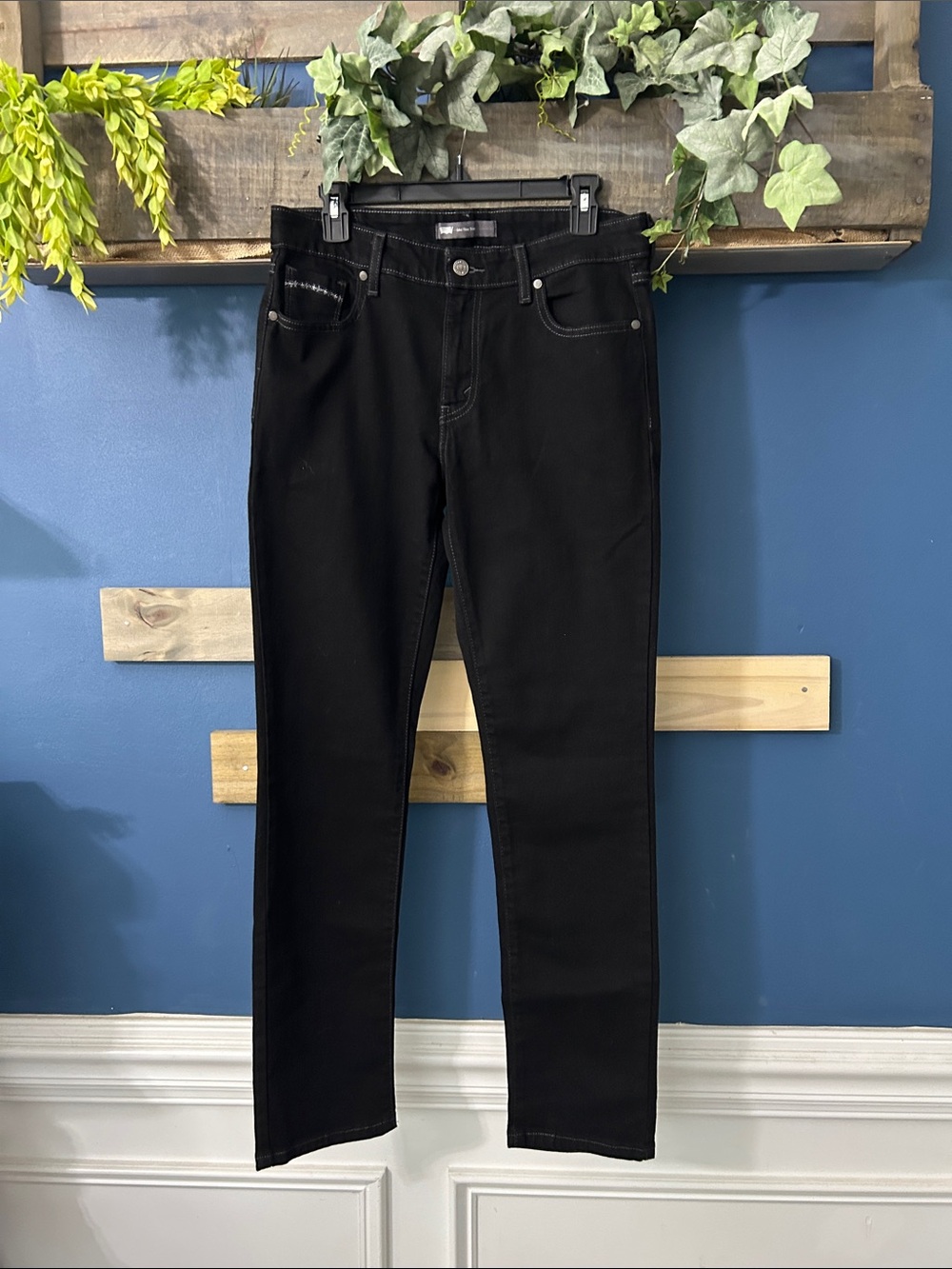 Levi's Women’s Black Skinny Jeans 12 NWOT Mid-rise